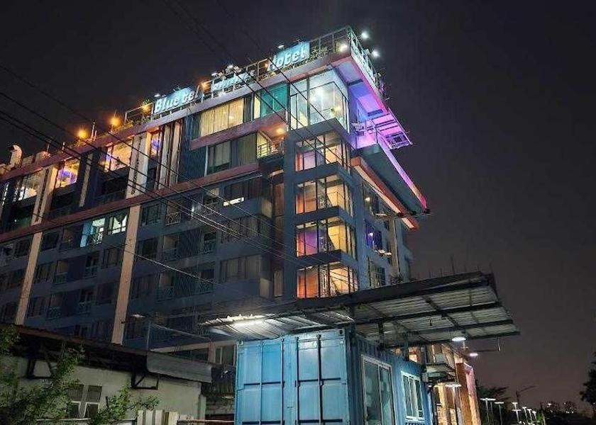 Nonthaburi Province Pak Kret Exterior Detail