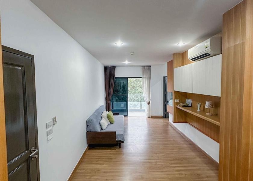 Phuket Choeng Thale Interior Entrance