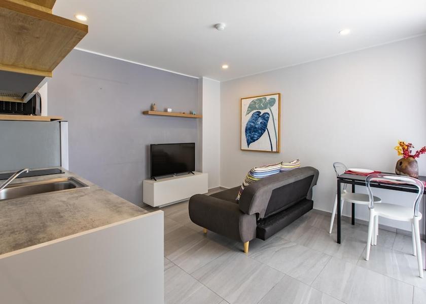 Phuket Chalong Interior Entrance