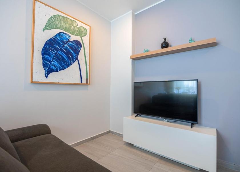 Phuket Chalong Interior Entrance