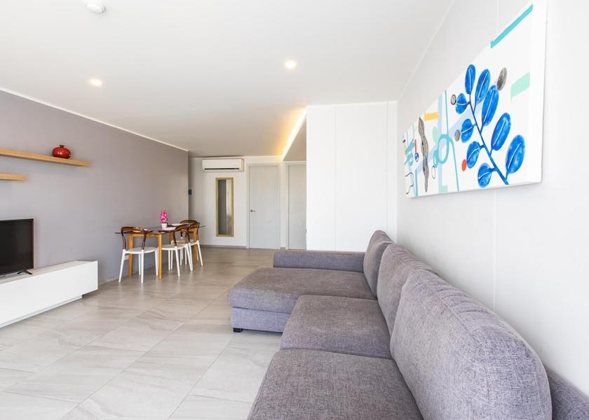 Phuket Chalong Interior Entrance