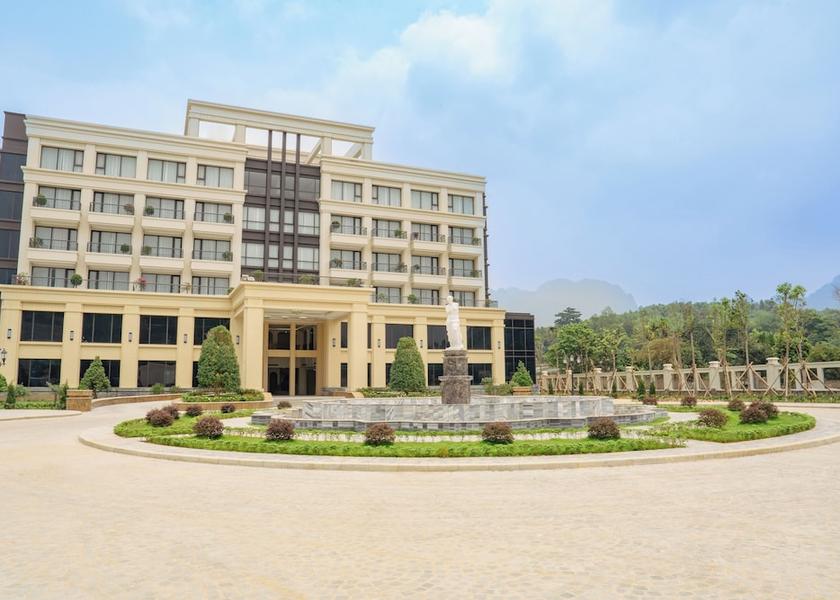 Hoa Binh Kim Boi Facade