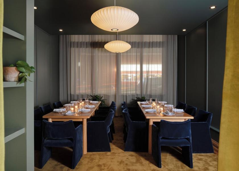 Oregon Hood River Meeting Room