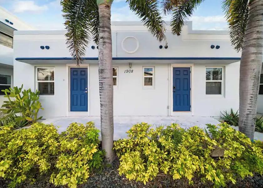 Florida Hollywood Exterior Detail