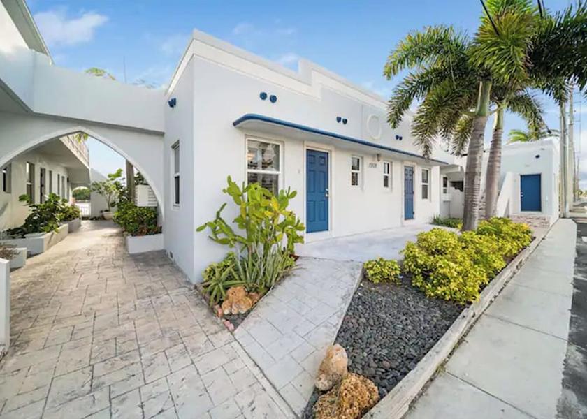 Florida Hollywood Exterior Detail