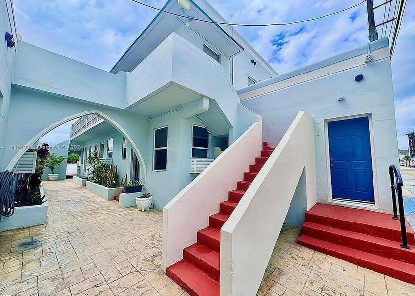 Florida Hollywood Exterior Detail