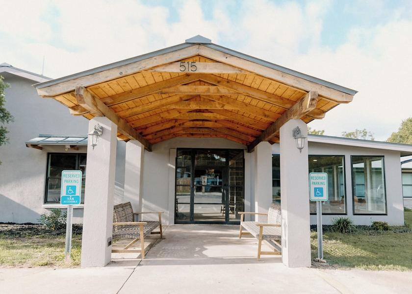 Texas Blanco Exterior Detail