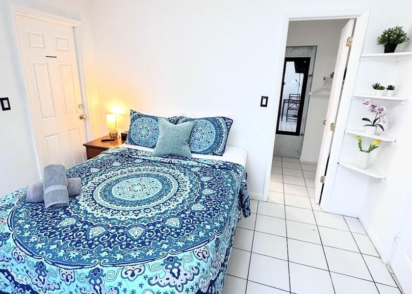 Florida Hollywood Room