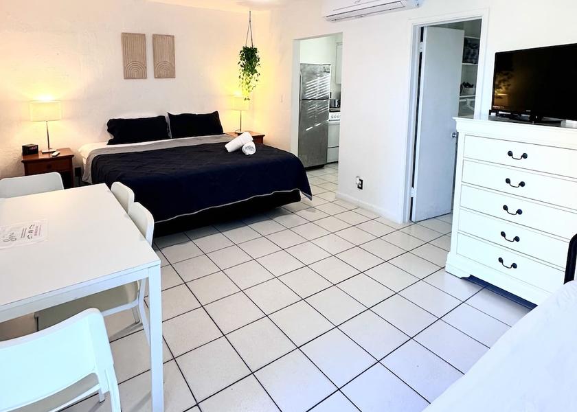 Florida Hollywood Room