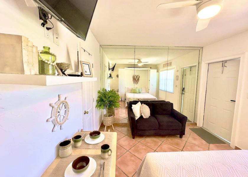 Florida Hollywood Room