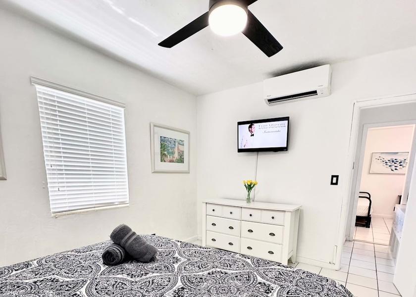 Florida Hollywood Room