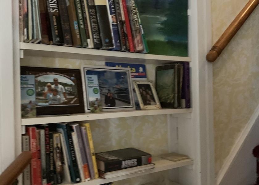 Virginia Damascus Interior Entrance