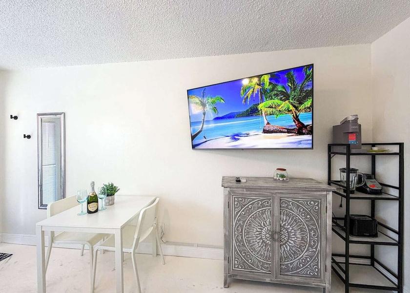 Florida Hollywood Room