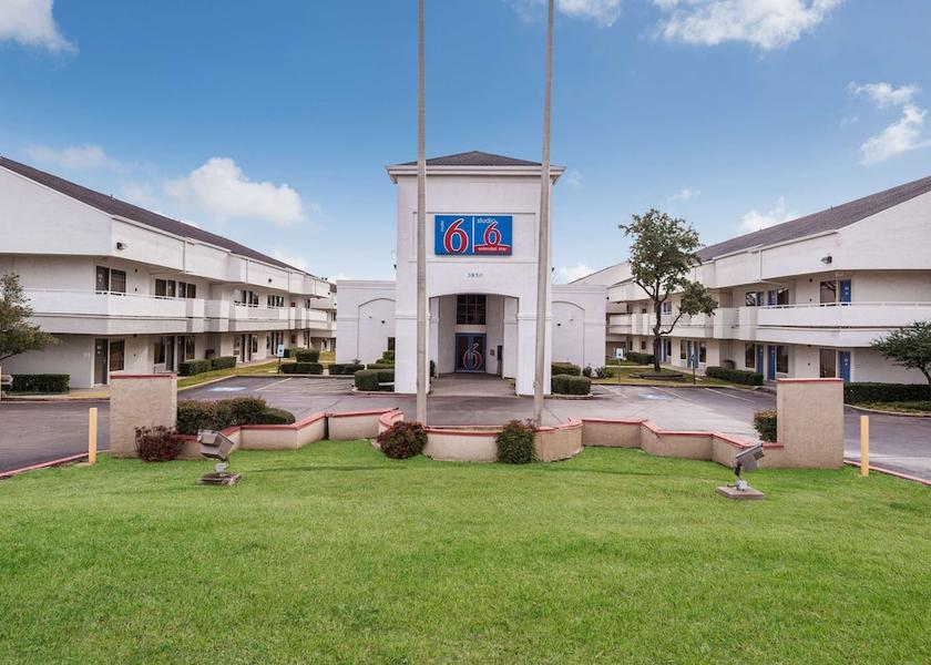 Texas Irving Entrance