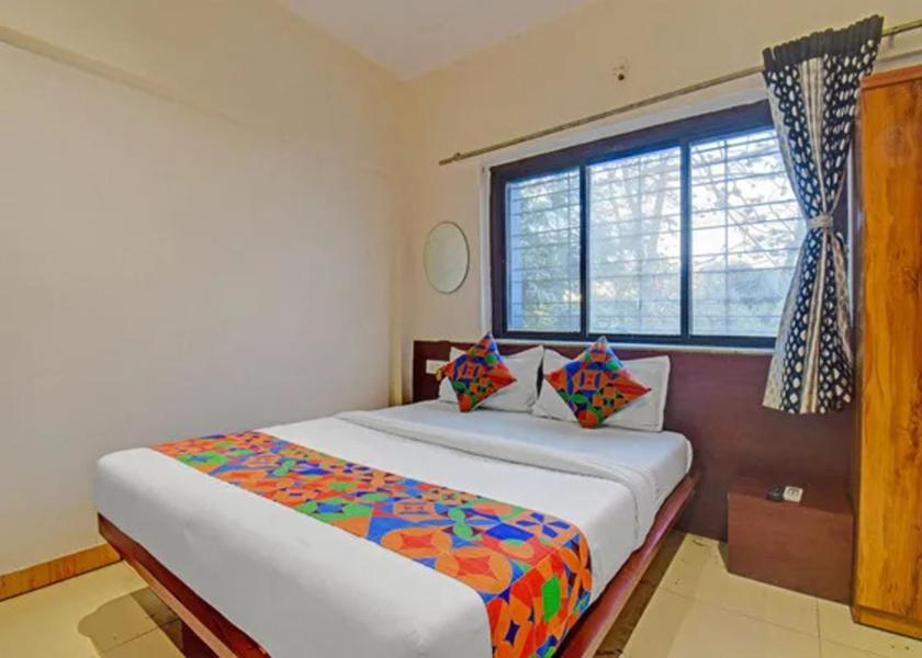 Maharashtra Pune Room