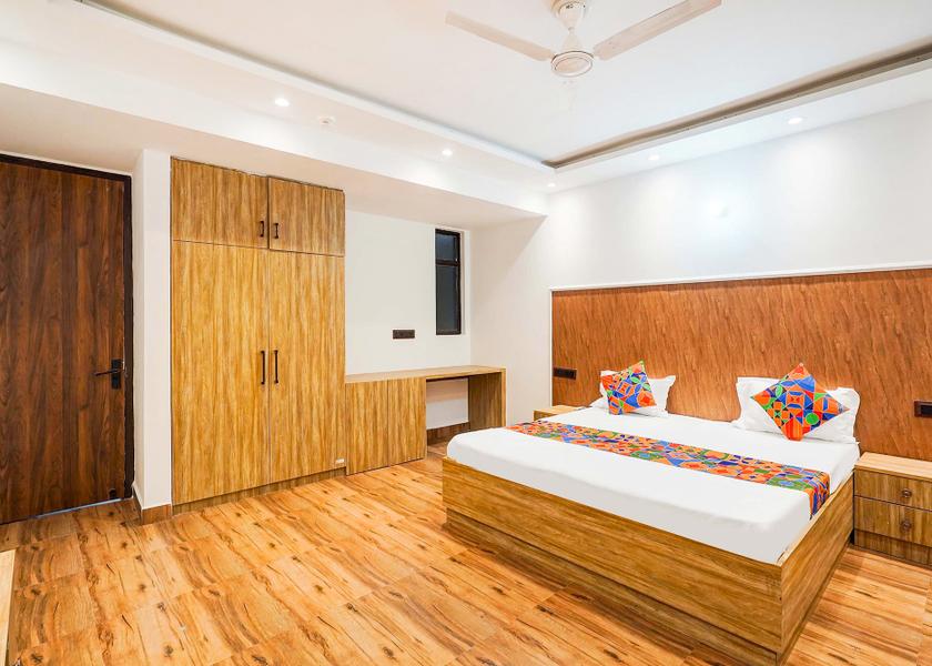 Uttar Pradesh Noida Room