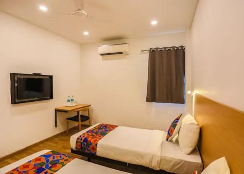 Maharashtra Pune Deluxe Room