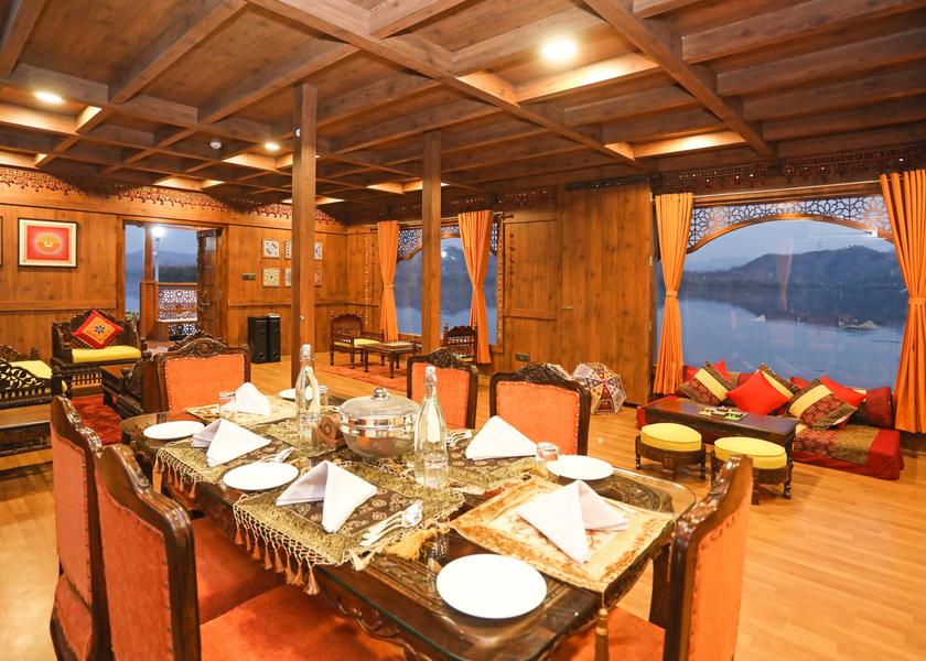 Gujarat Rajpipla Restaurant