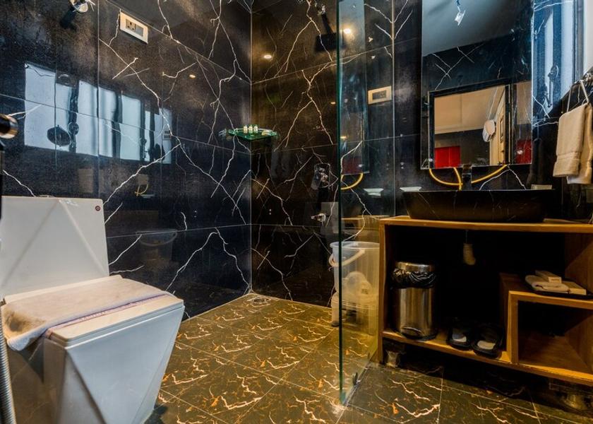 Jammu and Kashmir Pahalgam Executive Suite Room