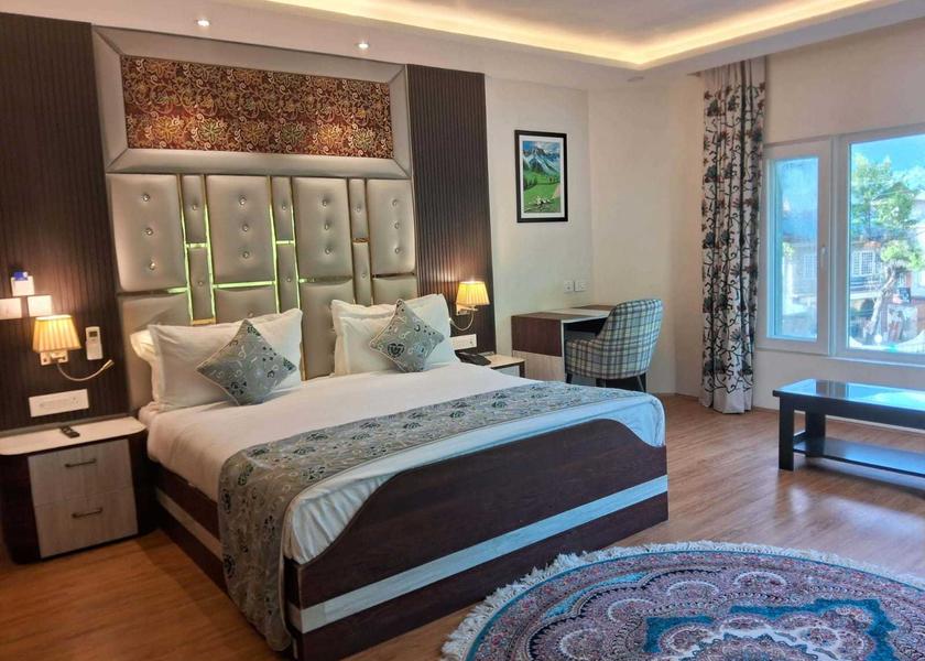 Jammu and Kashmir Srinagar Premium Room