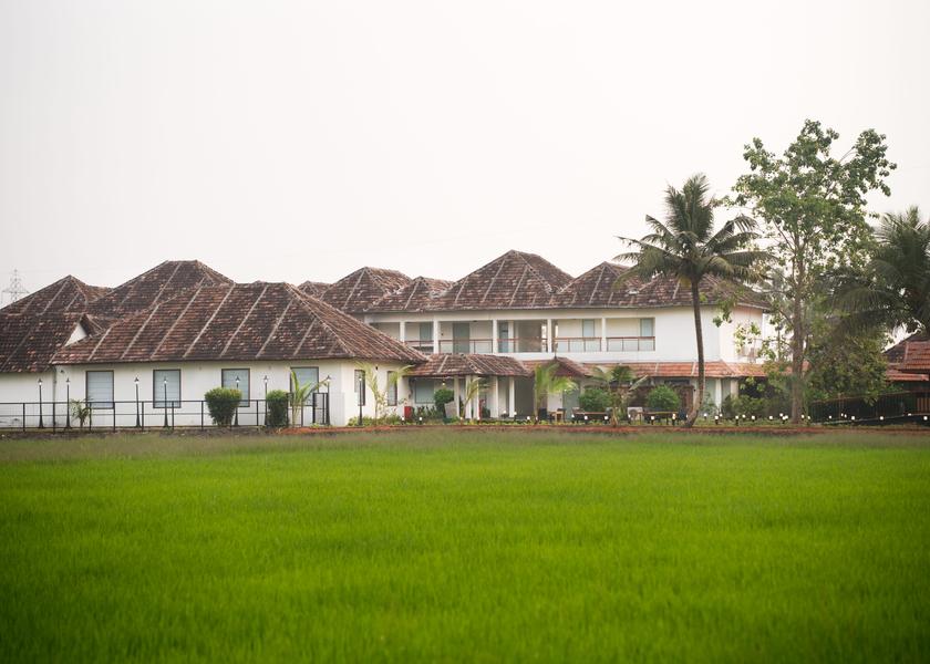Kerala Kodungallur Hotel Exterior