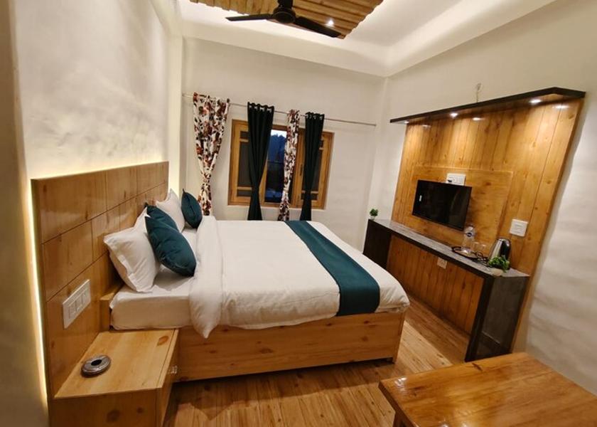 Uttarakhand Almora Deluxe Room