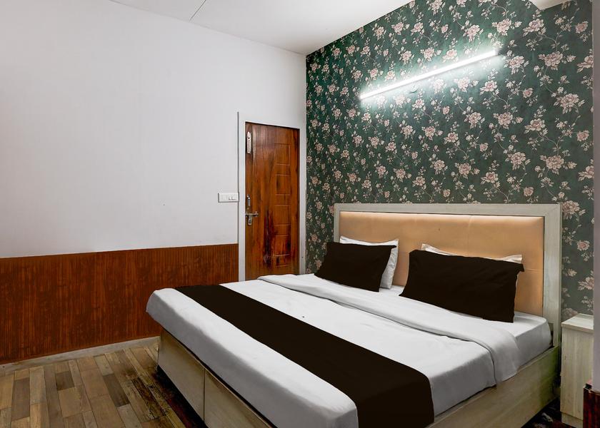 Uttarakhand Dehradun Room
