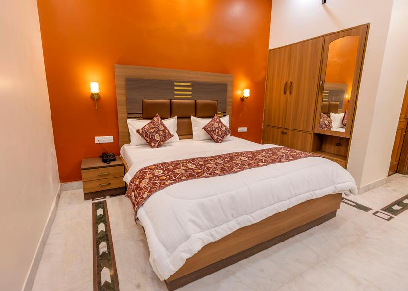 Uttar Pradesh Noida Suite Room
