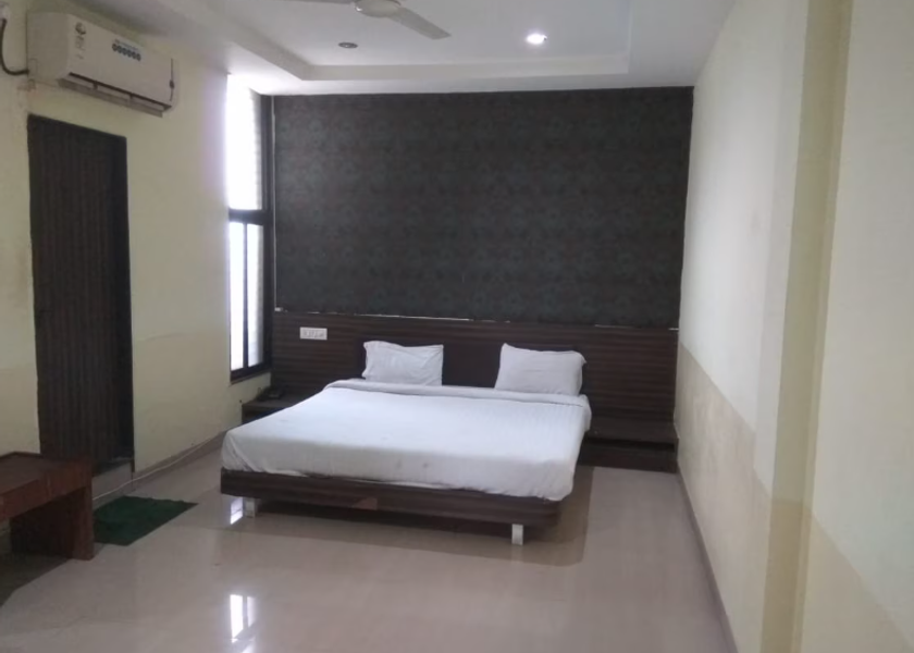Maharashtra Latur Standard Room