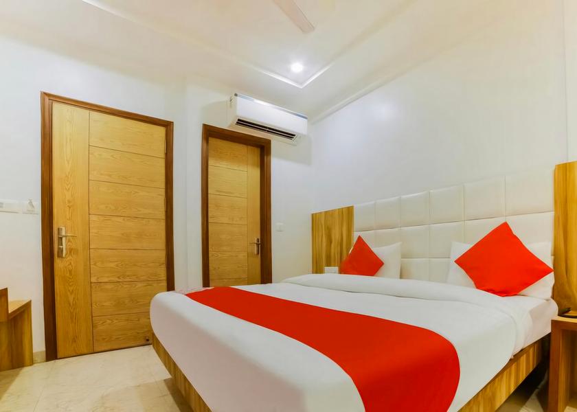 Delhi Delhi Double Deluxe Room