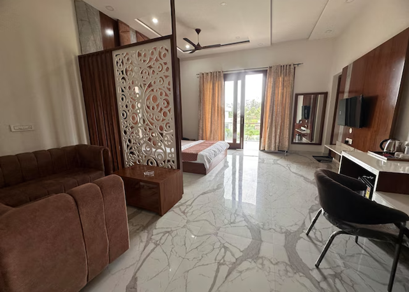 Punjab Pathankot EXECUTIVE SUIT