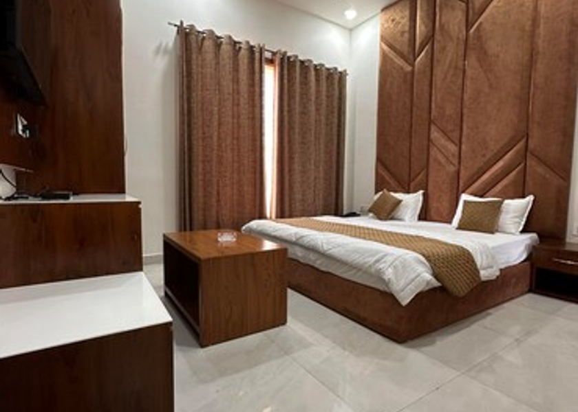 Punjab Pathankot Super Deluxe Room