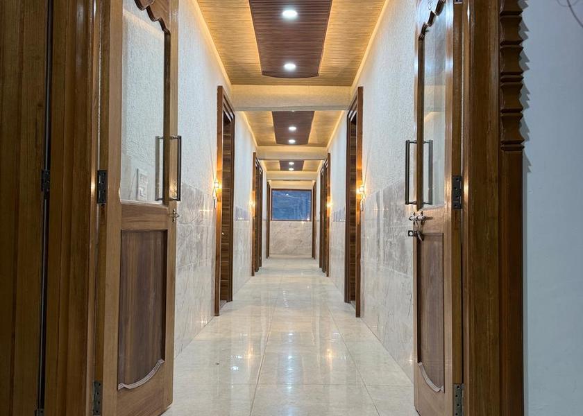 Uttarakhand Badrinath Hotel Exterior