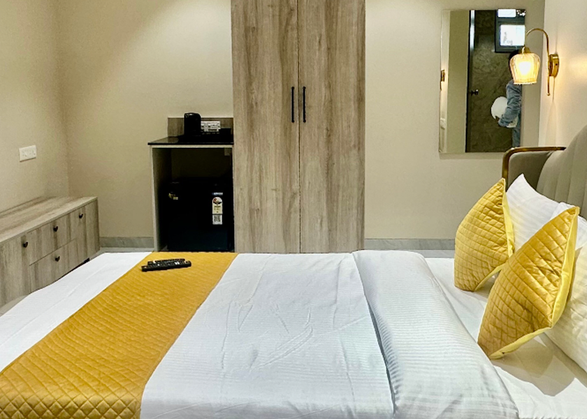 Maharashtra Pune Superior Queen Room