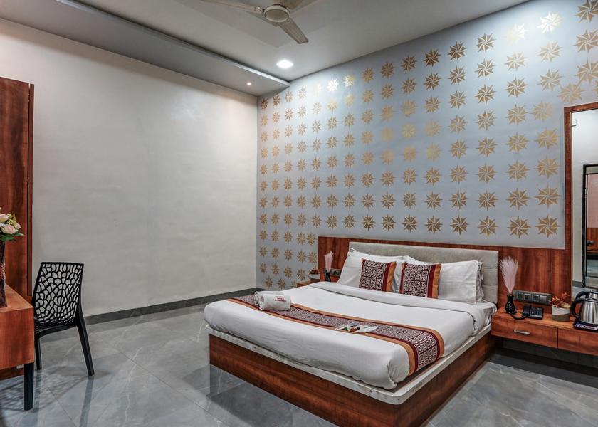 Maharashtra Beed Executive AC Room