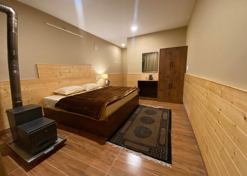 Himachal Pradesh Sissu Hotel Exterior