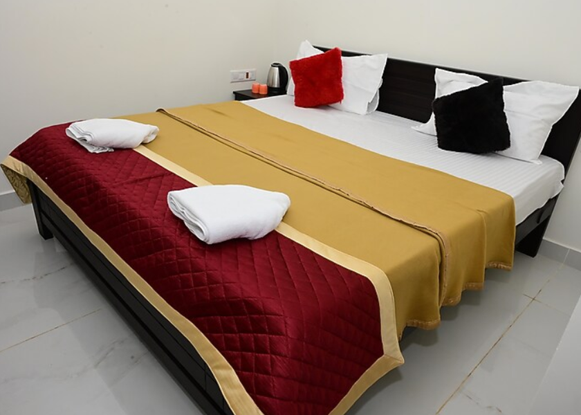 Tamil Nadu Yelagiri Couple Room