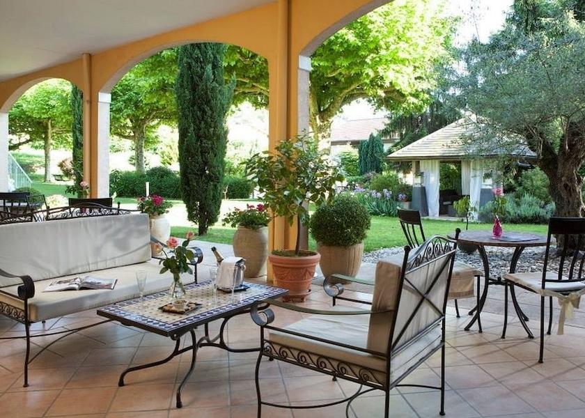Auvergne-Rhône-Alpes Aix-les-Bains Terrace/patio
