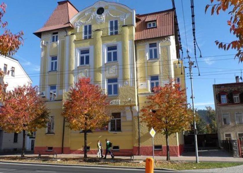 Karlovy Vary Region Marianske Lazne Entrance