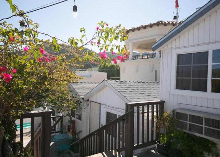 California Avalon Exterior view