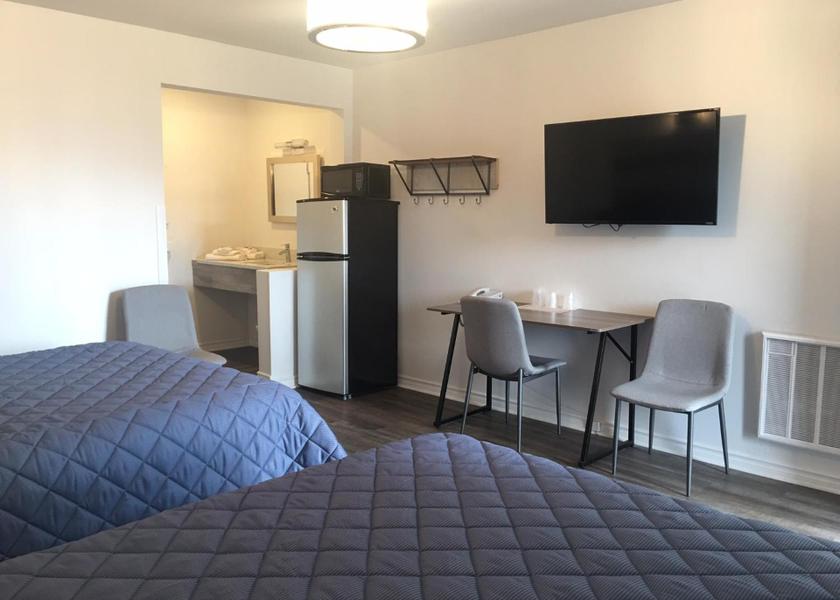 Shared lounge/TV area