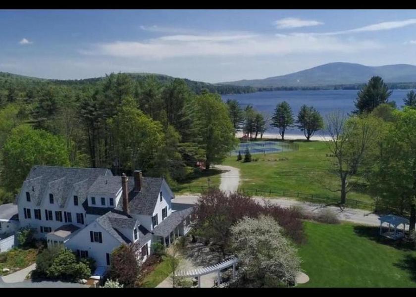 New Hampshire New London Exterior view