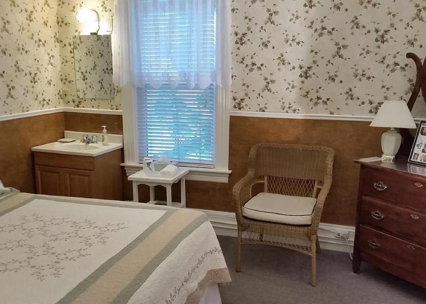 Nova Scotia Digby Two Bedrooms with Private External Bathroom (4 & 6) 
