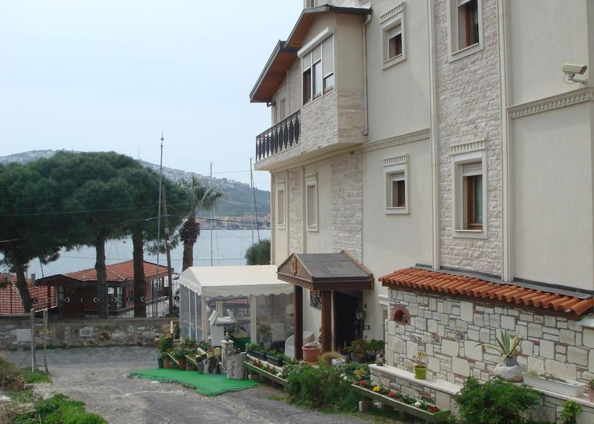 Izmir Foça Exterior