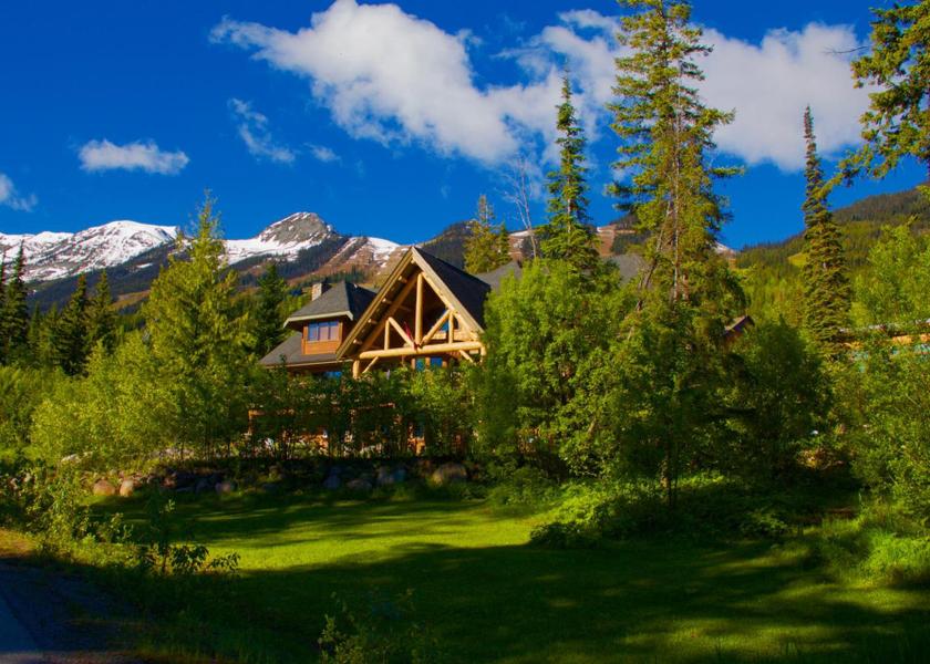 British Columbia Golden Exterior view