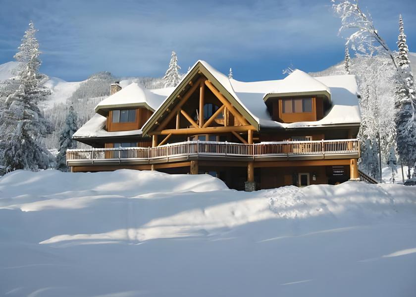British Columbia Golden Exterior view