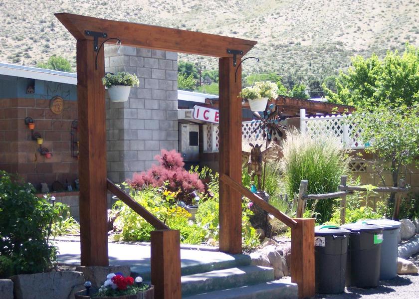 California Coleville Garden