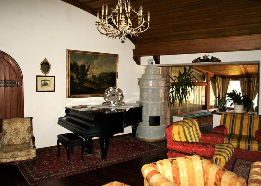 Trentino-Alto Adige Cavalese Shared lounge/TV area