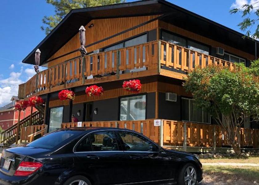 British Columbia Radium Hot Springs Exterior view