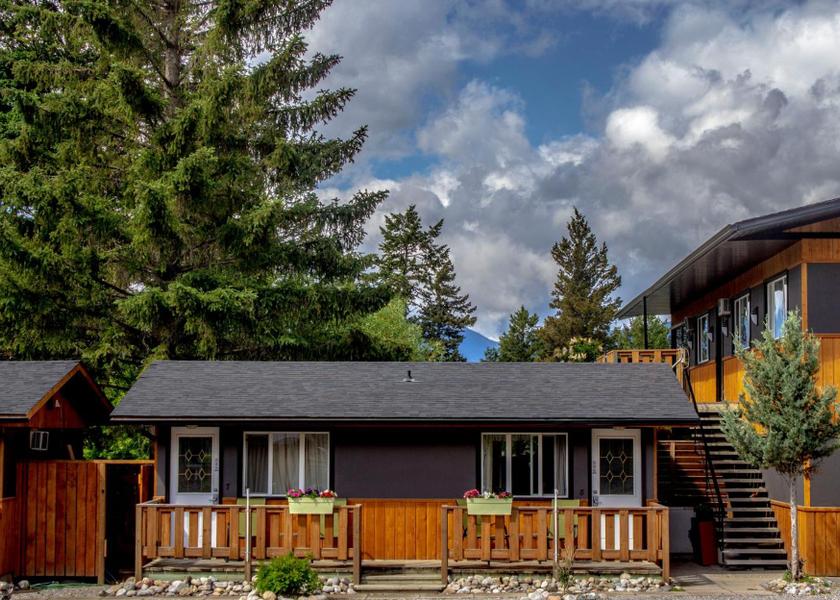 British Columbia Radium Hot Springs Hotel Exterior